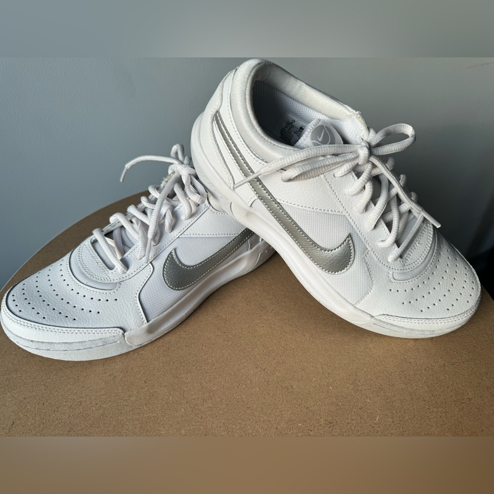 Nike Court Zoom Court lite 3 Tennis Shoes-White/Silver